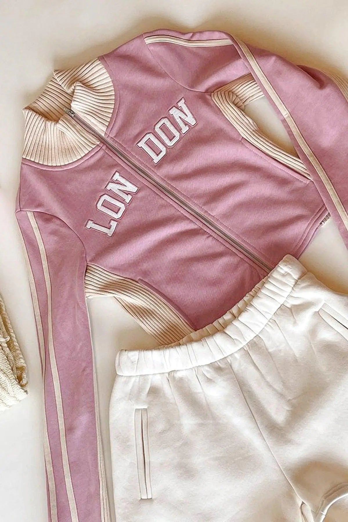 "London" Neck Embroidered Jacket