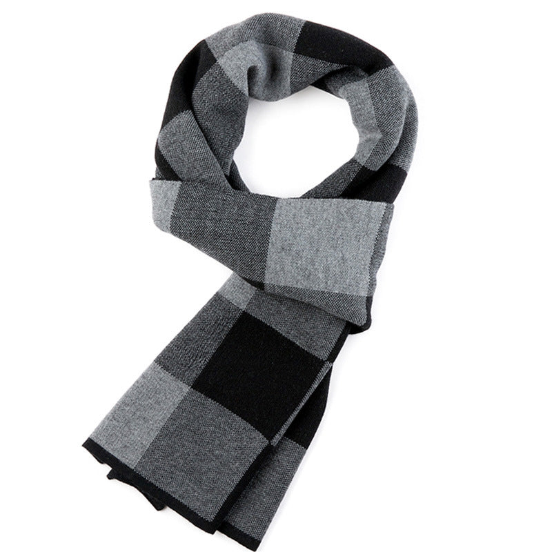Plaid knitted scarf