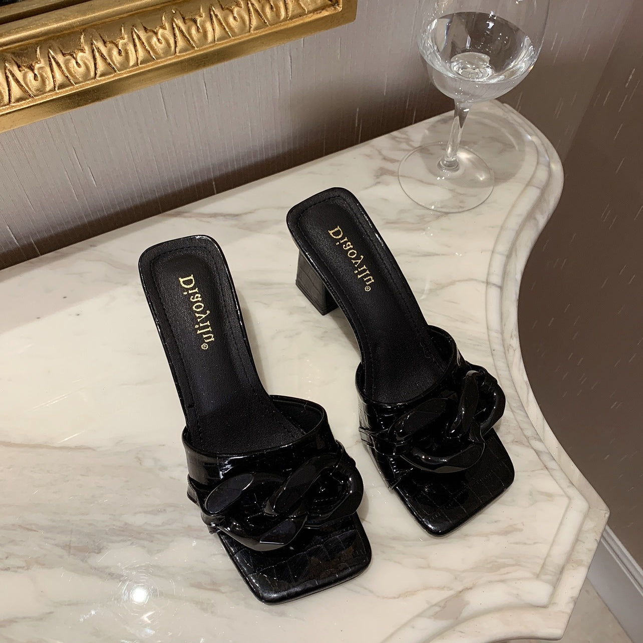 Diaoyilu Chain Heels